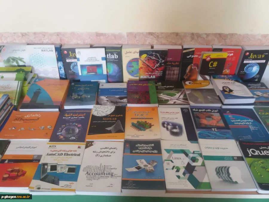 برگزاری نمایشگاه کتاب در  سالن دانشکده فنی امام خمینی (ره) قاین-  واحد دختران مهر 1401 به مناسبت هفته وحدت 2