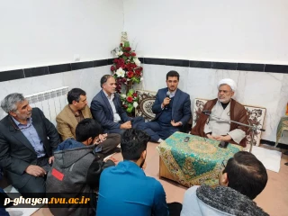 جلسه وحدت حوزه و دانشگاه  به مناسبت سالروز شهادت آیت الله مفتح  با حضور دکتر محمدی فرماندار، امام جمعه ، روسای دانشگاه ها، حوزه های علمیه، دانشجویان و طلاب شهر قائن در محل دفتر امام جمعه شهر قائن برگزارشد.