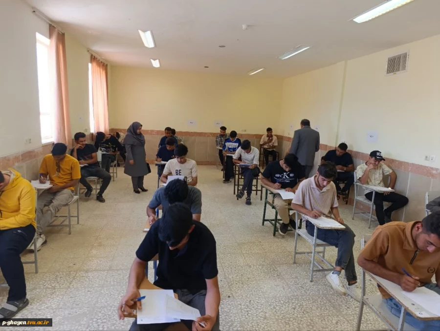 بازدید رئیس اداره نظارت، ارزیابی و تضمین کیفیت دانشگاه ملی مهارت استان خراسان جنوبی از حوزه های برگزاری امتحانات 3